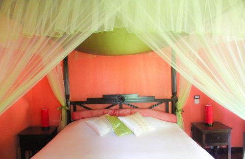 Riviere des Anguilles Cabin | Auberge de Saint Aubin