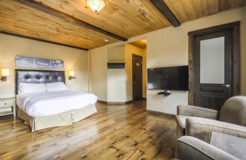 Saint-Michel-des-Saints Hotel | Auberge du Lac Taureau et Condos