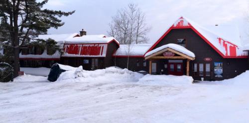 Saint-Hippolyte Hotel | Auberge du Lac Morency