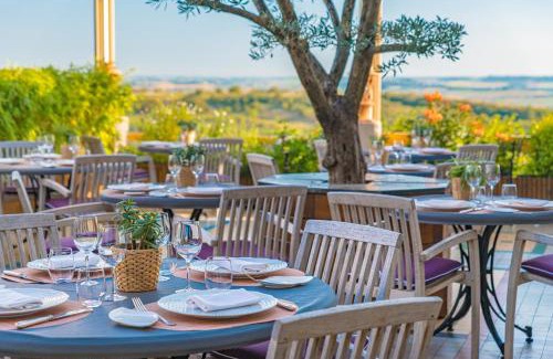 Saint-Felix-Lauragais Hotel | Auberge du Poids Public Logis Hotel