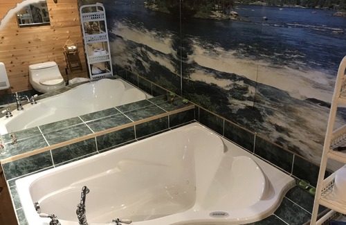 Chateau-Richer House | Auberge Du Sault-A-La-Puce
