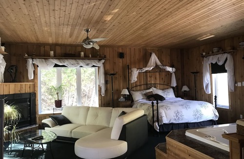 Chateau-Richer House | Auberge Du Sault-A-La-Puce