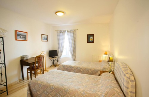 Villandraut Hotel | Auberge La Crémaillère