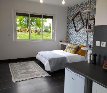 Montpezat-de-Quercy Hotel | AUBERGE LE GABACHOU