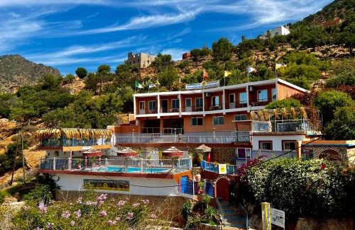 Aqesri House | Auberge Les Montagnes du Paradis Your Hidden Retreat in Paradise Valley