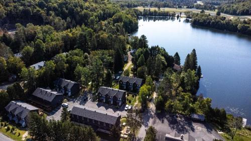 Mont-Tremblant Hostel | Auberge Manitonga