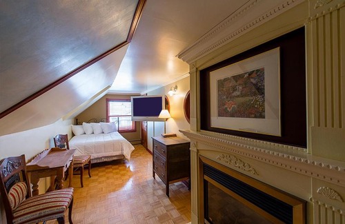 Riviere-du-Loup Regional County Municipality Hotel | Auberge Mr James