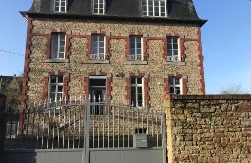 Guingamp Hotel | Auberge Ti'gousket