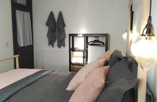 Cowbridge House | Aubrey Cottage