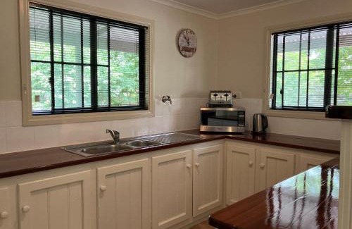 Upper Wakefield Bed & Breakfast | Auburn Hideaway