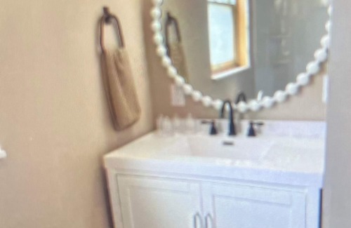 Vincennes Apartment | Auburn's Place - Newly renovated 1-bedroom apartment