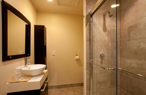 Mangere Hotel | Auckland Airport Kiwi Hotel