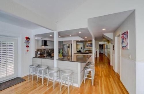Westside Santa Cruz House | ☀️AUG 17-25 reduced rates+ 10% on 7 nights. SANTA CRUZ Oasis POOL+HOT TUB+DOGS☀️