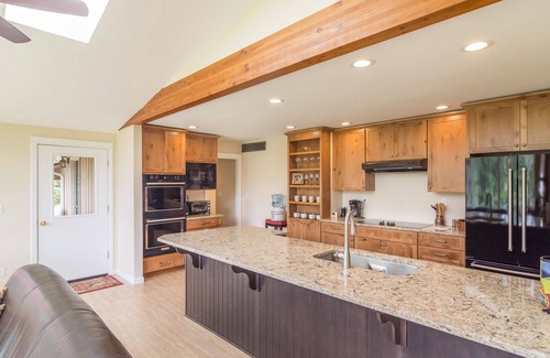 Roseburg House | August discounted rate: 25% off! Perfect for Family Gatherings!