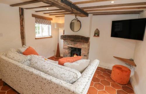 Kneesall House | Auld Cottage