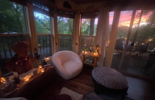 Dodgeville Cabin | Aunt Happy’s Hideaway: charming 2 bedroom cabin near Mineral Point