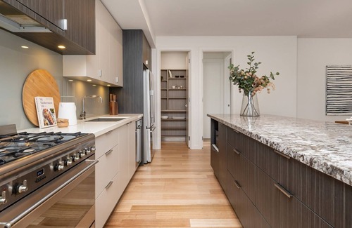 Sandringham House | Aura Family Home by the Bay