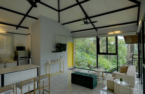 Elappara Villa | Aura Tree House Villa Farm