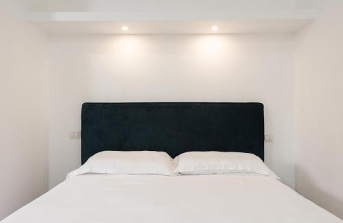 Aurelio House | Aurelia Deluxe Suites