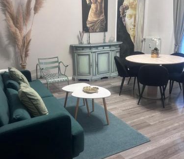 Crocetta-San Lazzaro-Modena Est Apartment | Aurora Flowers - Two rooms and free parking near center and train station