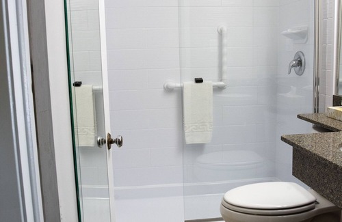 Kingston Hotel | Aurora Inn