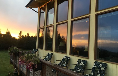 Fritz Creek House | Aurora JEWEL: SERENE with panoramic STUNNING VIEWS, delightful FAMILY retreat