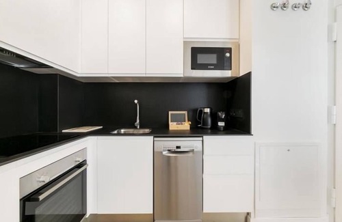 Carabanchel Apartment | Aurora Stays by Charming V, Apartment for 4 with free parking