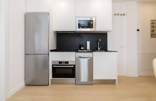 Carabanchel Apartment | Aurora Stays by Charming VIII, Apartment for 4 with free parking