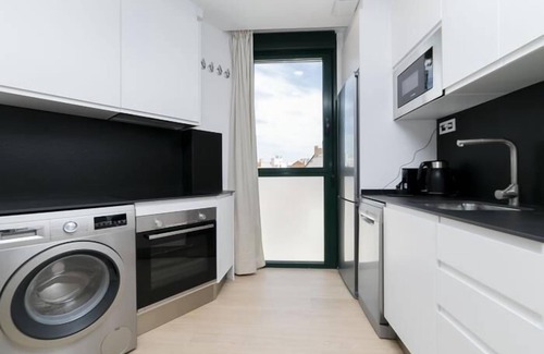 Carabanchel Apartment | Aurora Stays by Charming XVI, penthouse with terrace and parking