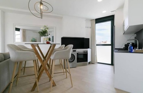 Carabanchel Apartment | Aurora Stays by Charming XVI, penthouse with terrace and parking