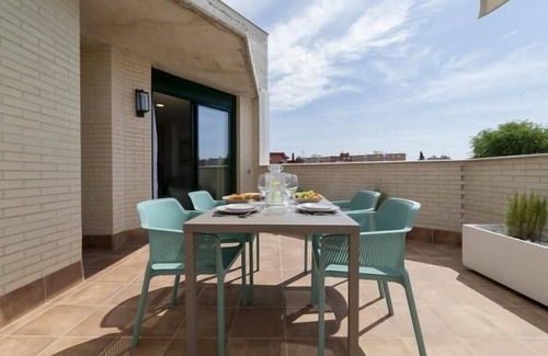 Carabanchel Apartment | Aurora Stays by Charming XV, penthouse with terrace and parking
