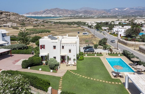 Agios Prokopios Villa | Aurora Villa with private pool & Jacuzzi - Naxos