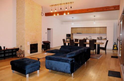 Recas Villa | Aurorae Residence