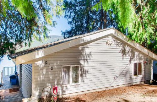 Christina Lake House | Aussie Summer