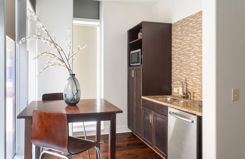 Waller Creek District Apartment | Austin | Beautiful Studio Apartment