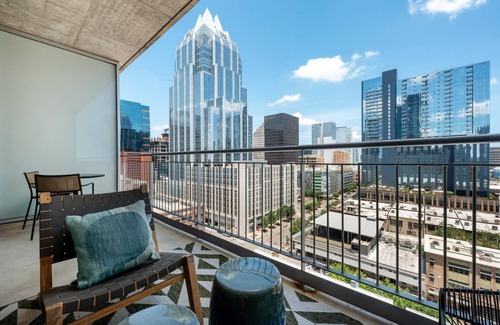 Waller Creek District Apartment | Austin | Beautiful Studio Apartment