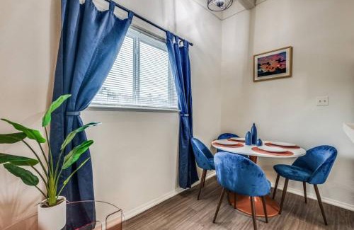 North University Apartment | Austin Central Modern Comfort Pet-Friendly