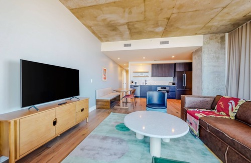 Rainey Street Historic District Condo | Austin city escape with rooftop pool, free WiFi, full kitchen, & lovely views