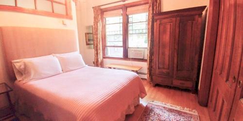 Newport Bed & Breakfast | Austin House Inn