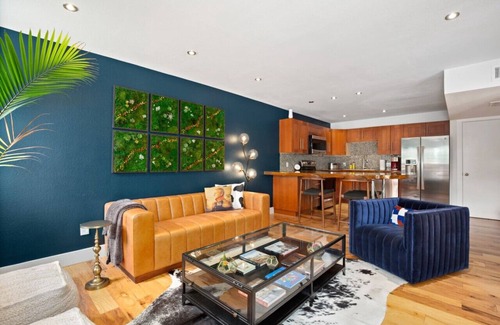 Clarksville Condo | Austin Vibes - A Hip Downtown Condo