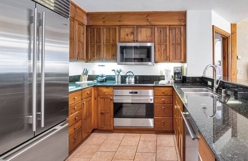 Vail Condo | Austria Haus 3 BR, 242 E Meadow Dr, Vail Village (Lop)-Hot Tub, Heated Outdoor Pool