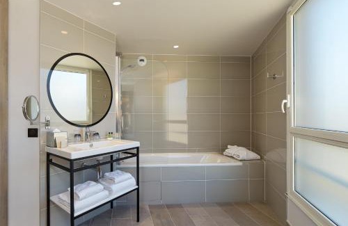 16th Arrondissement Hotel | Auteuil Tour Eiffel