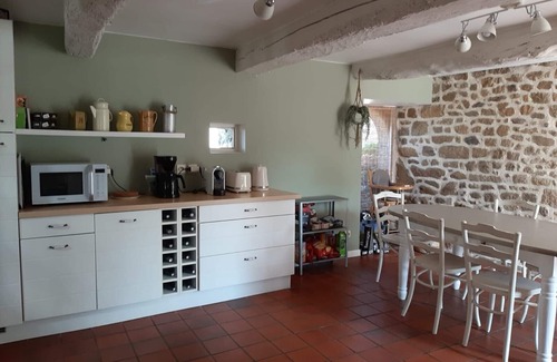 Riantec House | Authentic 17th century farmhouse in a typical hamlet near the sea