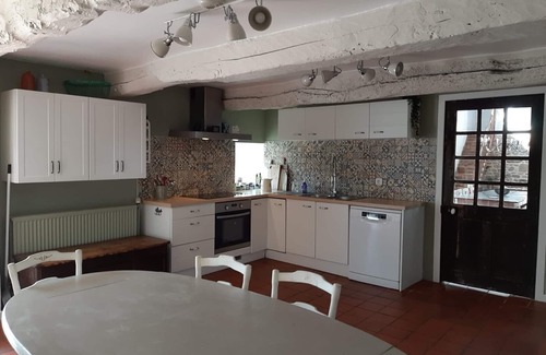 Riantec House | Authentic 17th century farmhouse in a typical hamlet near the sea