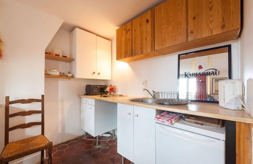 Quartier du Mail Apartment | AUTHENTIC and very central Studio in street Montmartre