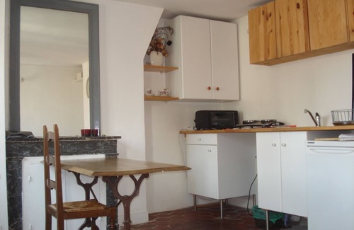 Quartier du Mail Apartment | AUTHENTIC and very central Studio in street Montmartre