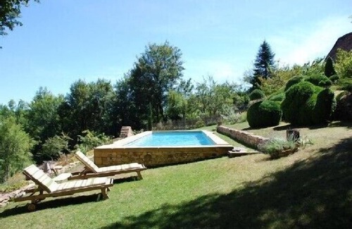 Savignac-de-Miremont Cottage | Authentic 'Borie of Le Cause' stone -built and roofed in Périgord Noir