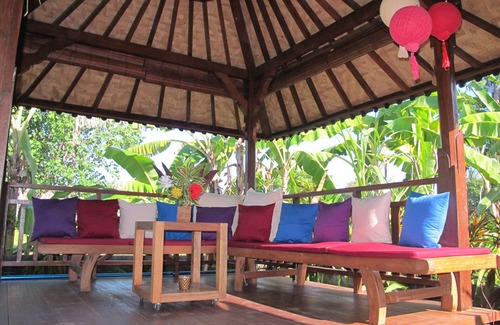 Jasri Villa | Authentic Bali Beach Getaway with private pool & WIFI
