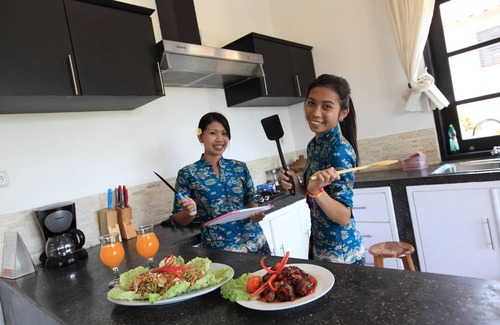 Gerokgak Villa | Authentic Beachvilla with cook, private pool, staff and lush tropical garden