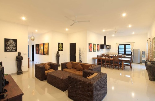 Gerokgak Villa | Authentic Beachvilla with cook, private pool, staff and lush tropical garden